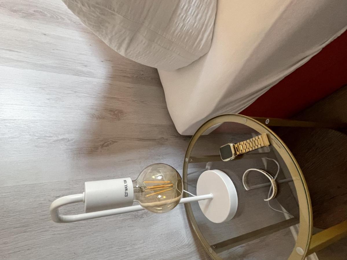 H&H Apartment Im Herzen Von Greifswald Zentral In Der Langen Reihe Bagian luar foto