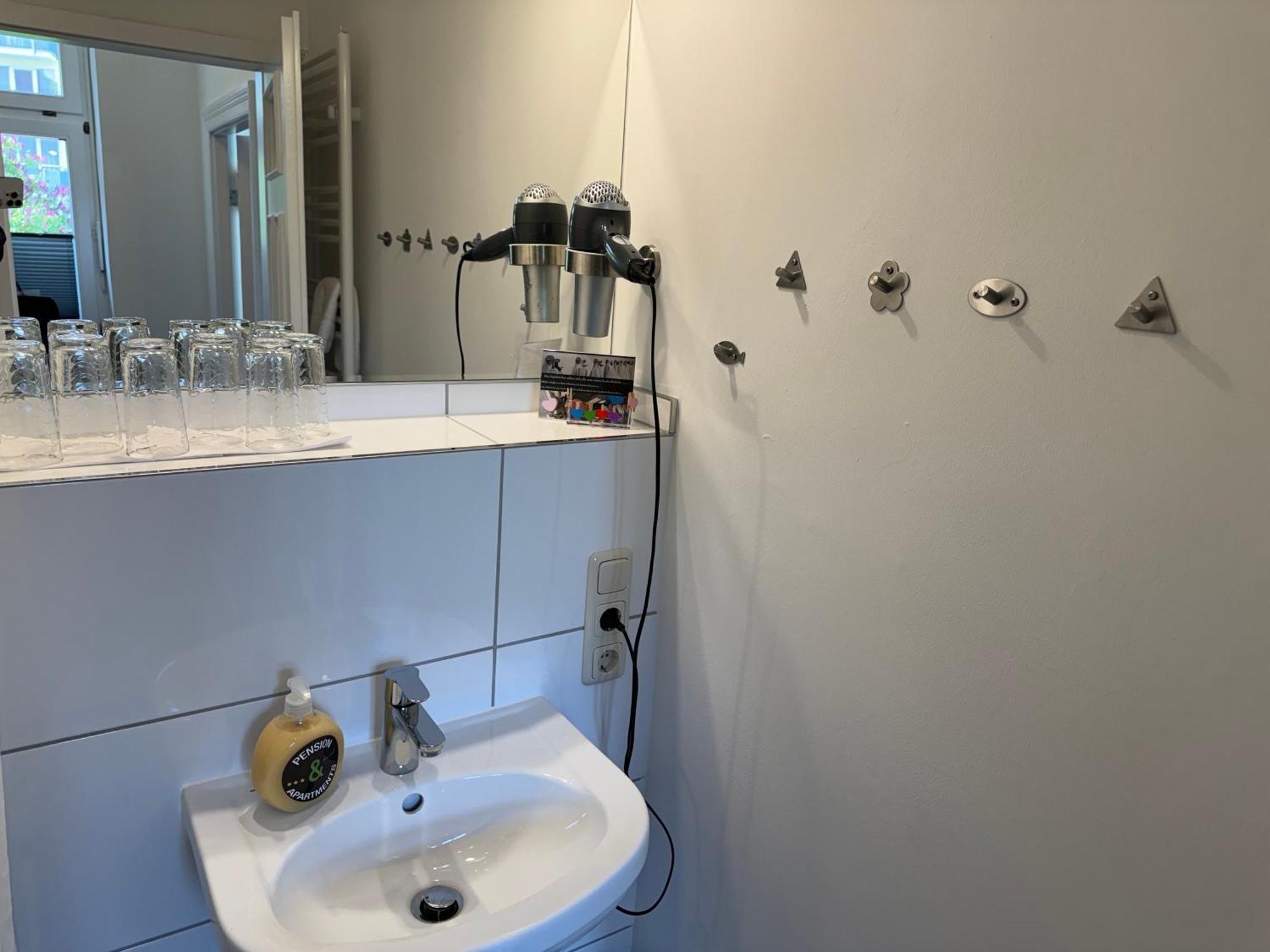 H&H Apartment Im Herzen Von Greifswald Zentral In Der Langen Reihe Bagian luar foto